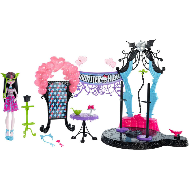 Draculaura